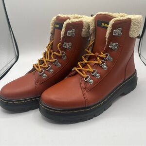 Dr. MARTENS WOMEN'S COMBS W Fl SHERPA FUR LINED LACE-UP BOOTS SIZE 6